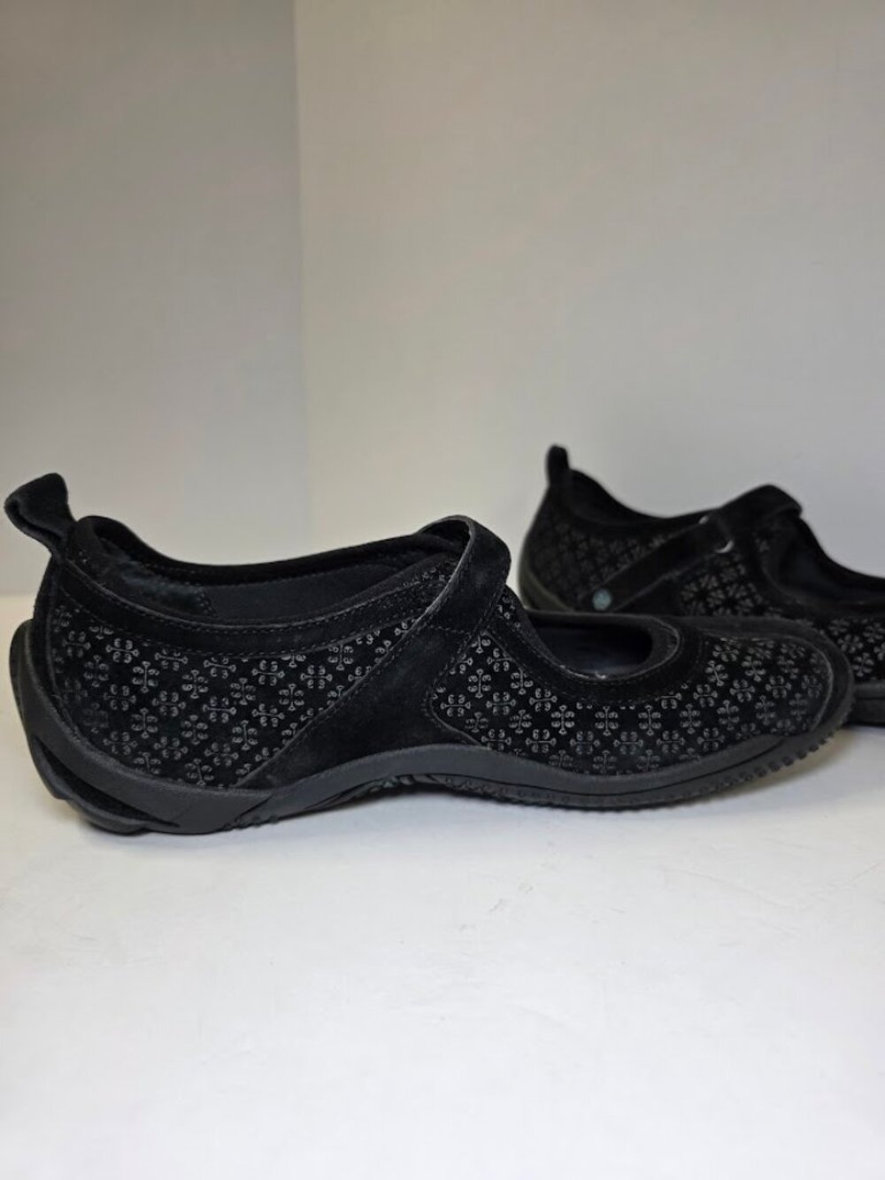 Merrell Circuit Mary Jane Black Print Suede Flats 9.5 - Picture 4 of 9